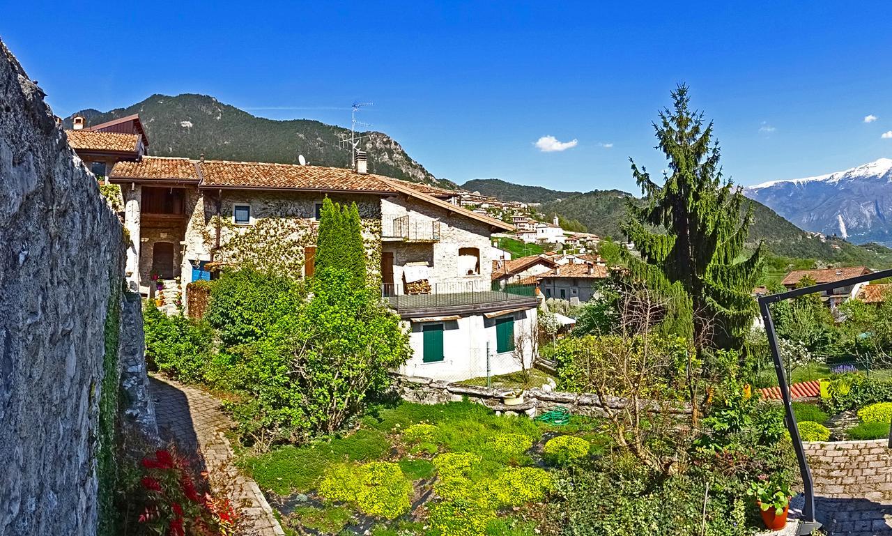 Apartament Rustico Colonna House By Gardadomusmea Vesio Zewnętrze zdjęcie